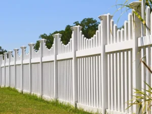scalloped top vinyl fence