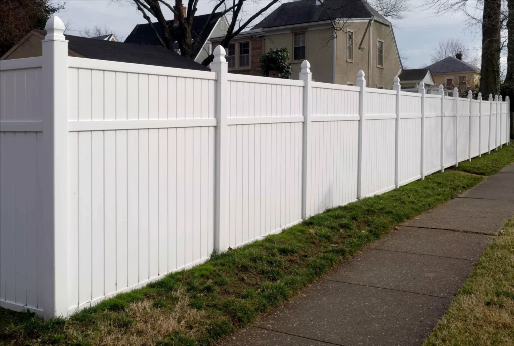 privacy vinyl fence